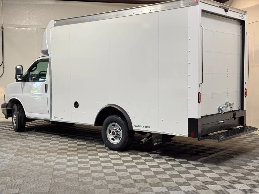 New 2026 Summit White GMC 1WT image 6