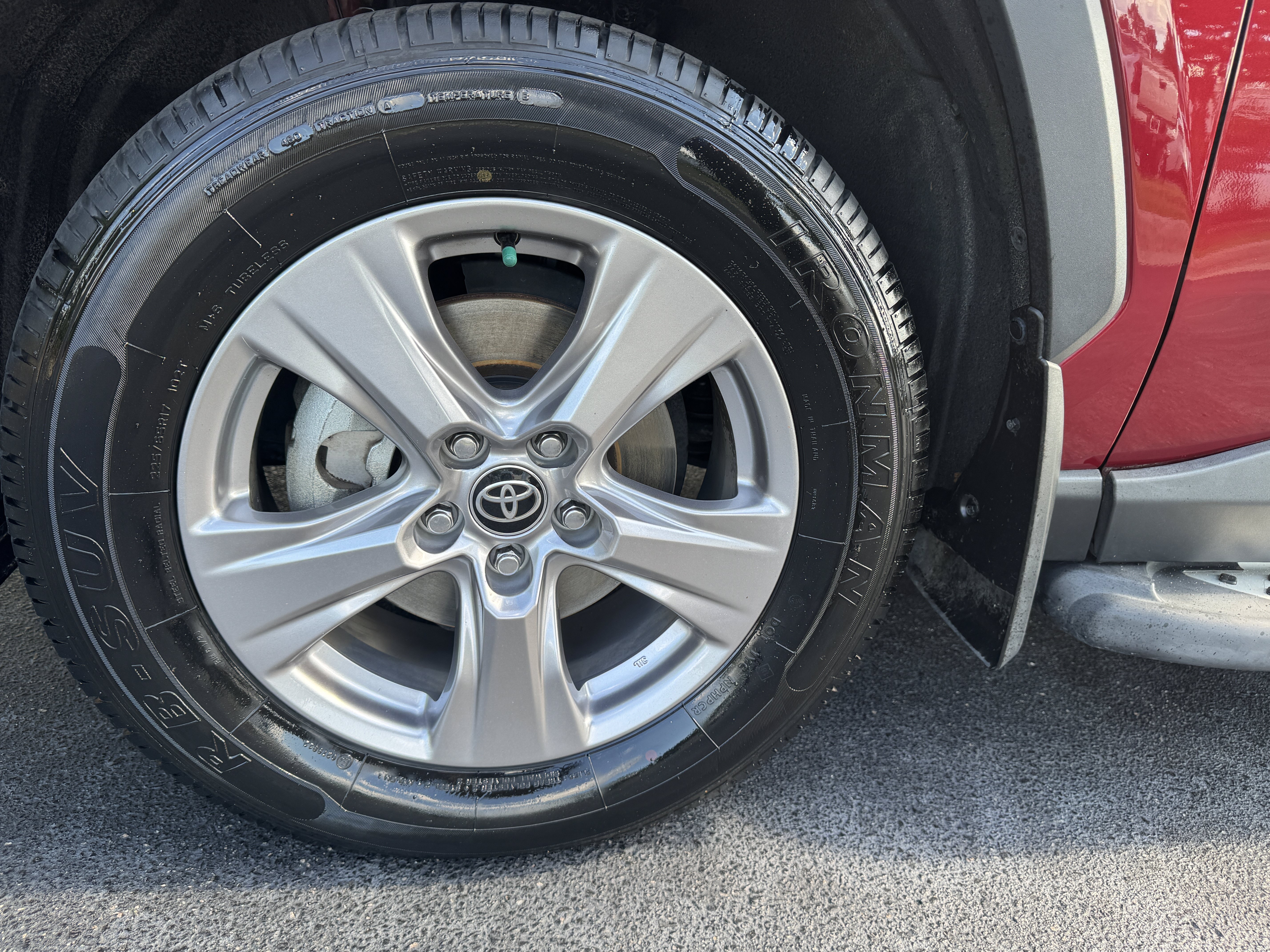 Certified Used 2022 Ruby Flare Pearl Toyota XLE image 8