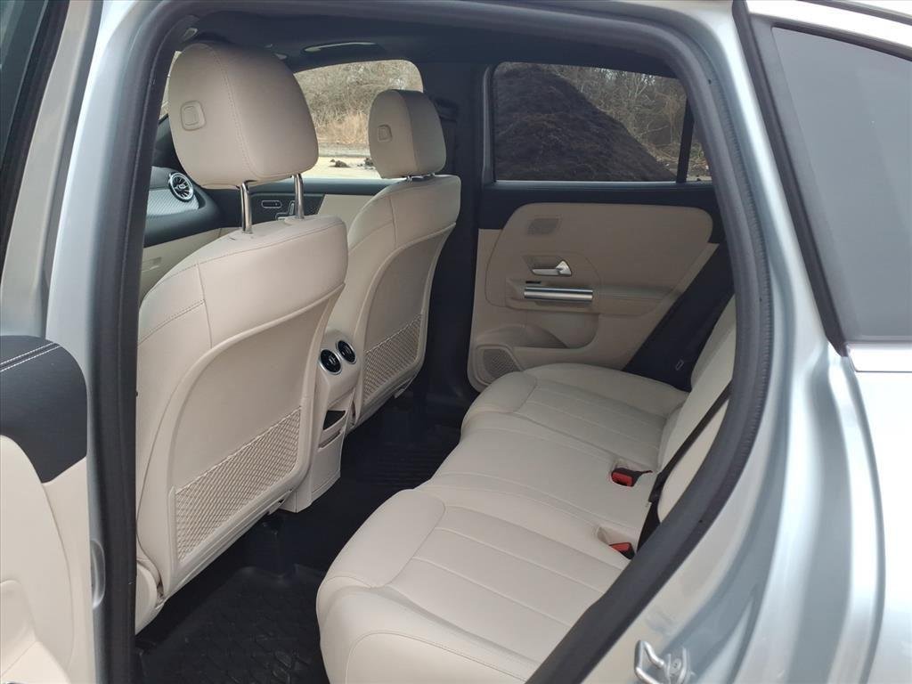 Used 2026 Cirrus Silver Metallic Mercedes-Benz GLA 250 image 23