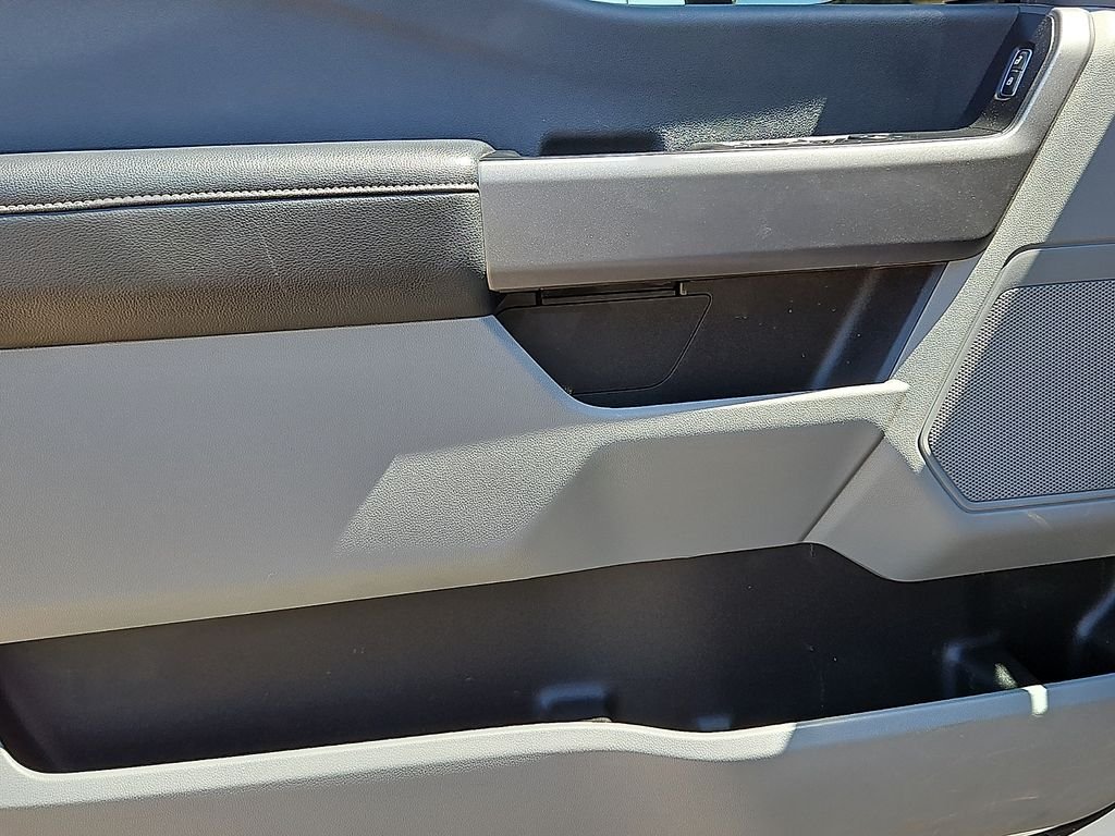 Used 2025 Oxford White Ford XLT image 18