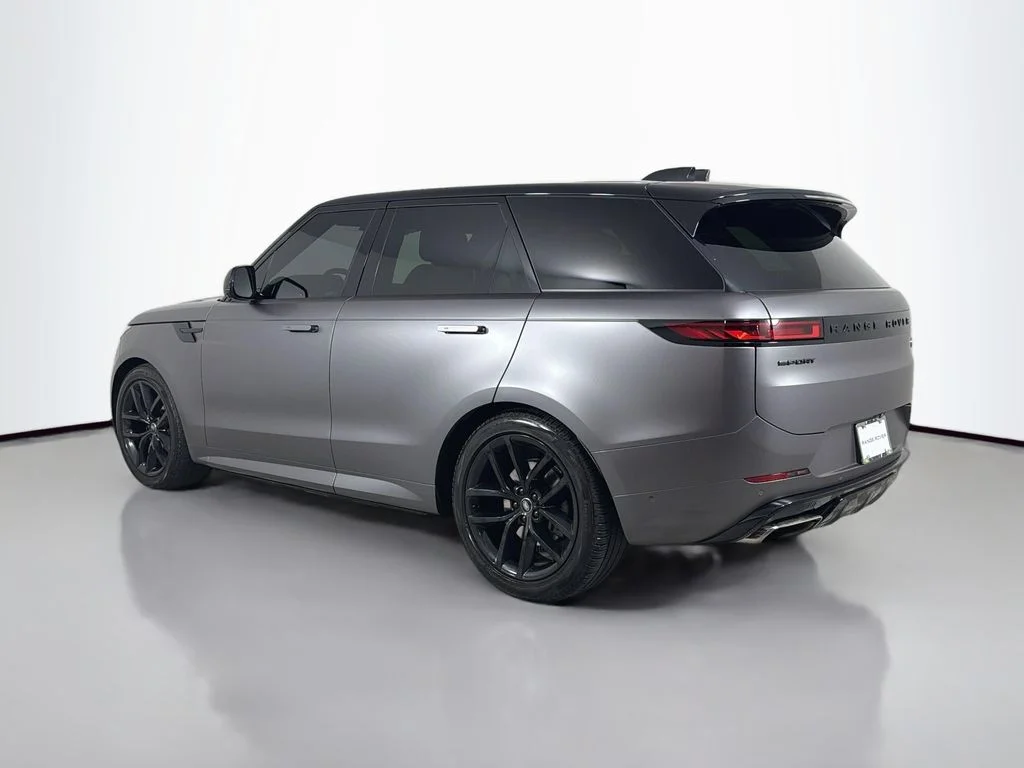 Used 2023 Fuji White Land Rover SE Dynamic image 7