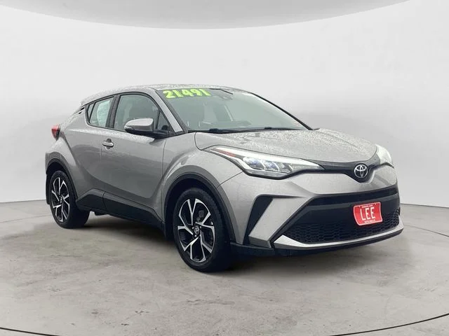 Used 2020 Silver Toyota XLE image 7