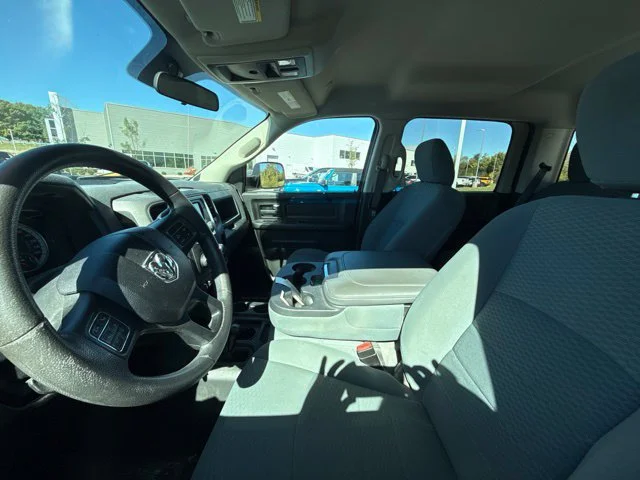 Used 2018 Blue Streak Pearlcoat Ram Tradesman image 10