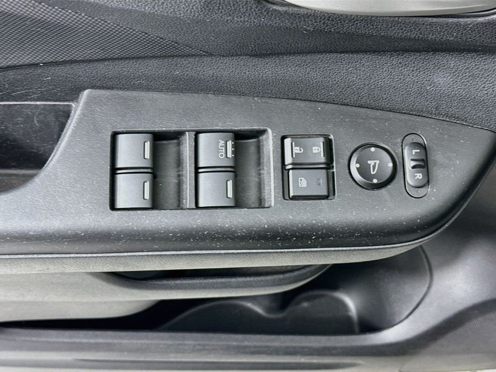 Used 2015  Honda LX image 18