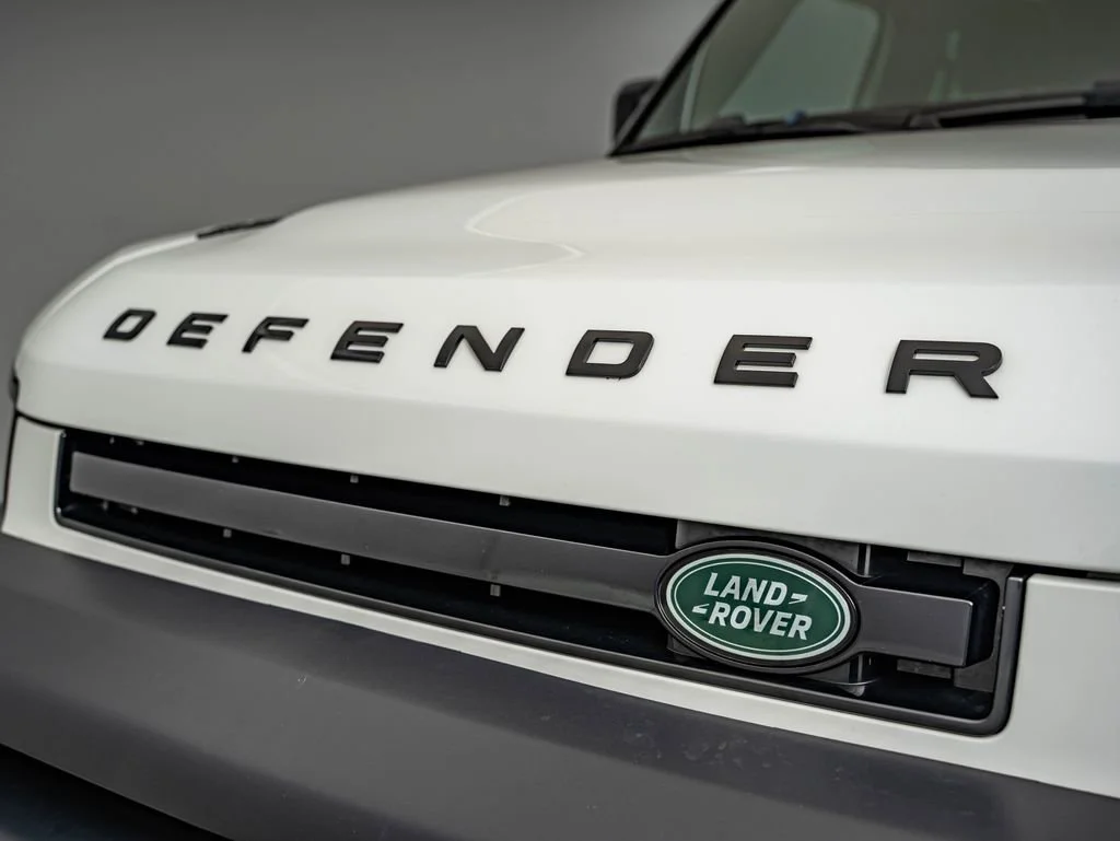 Used 2023 Fuji White Land Rover X-Dynamic SE image 12