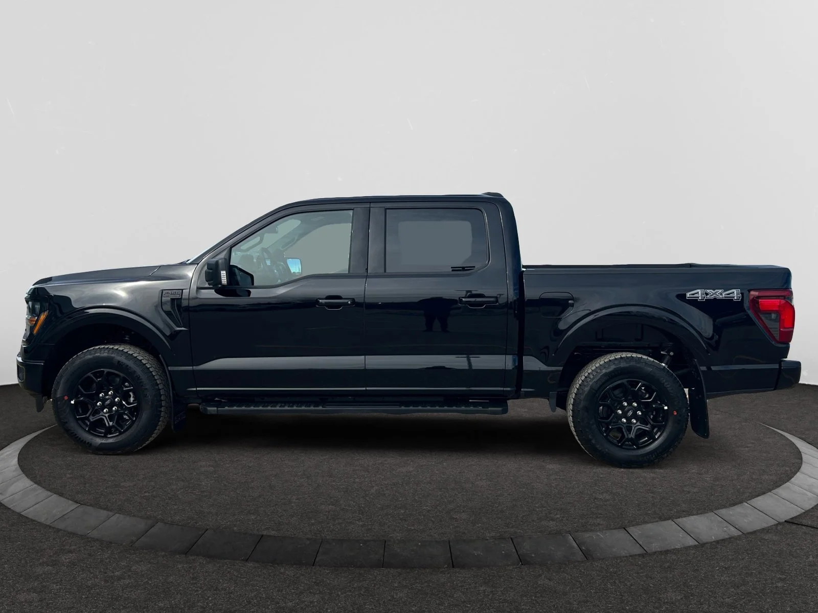 New 2026 Agate Black Metallic Ford XLT image 2