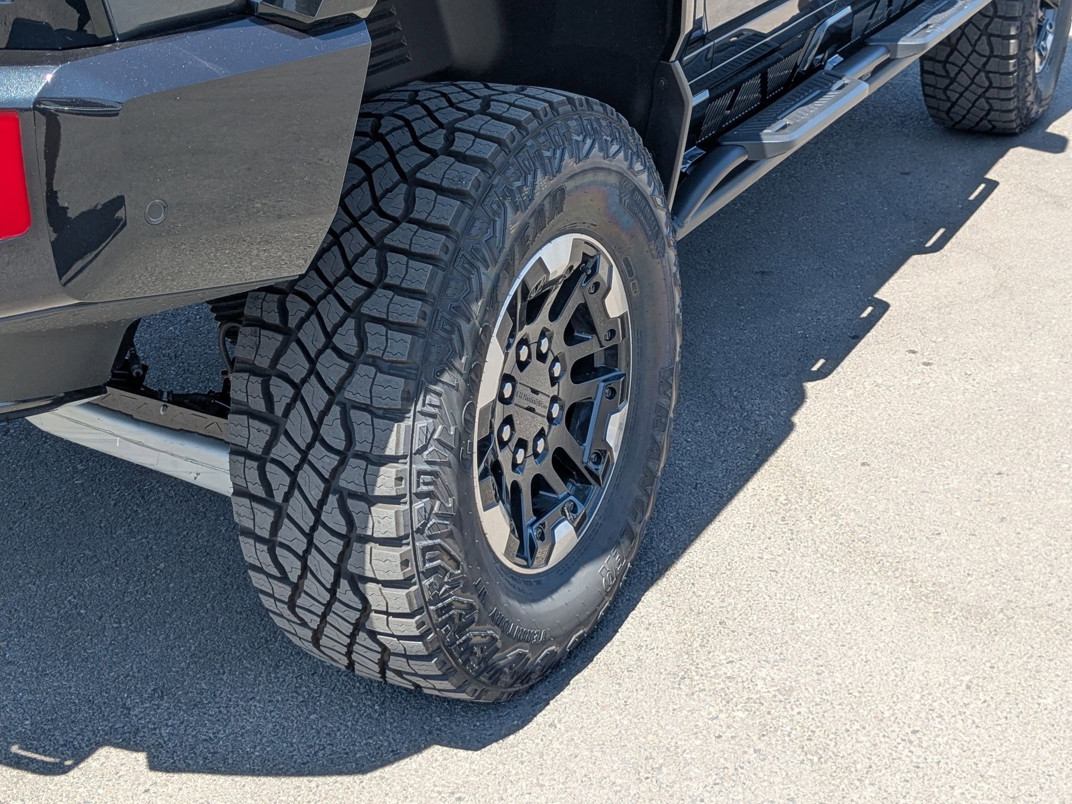 2025 GMC HUMMER EV 2X - Photo 15