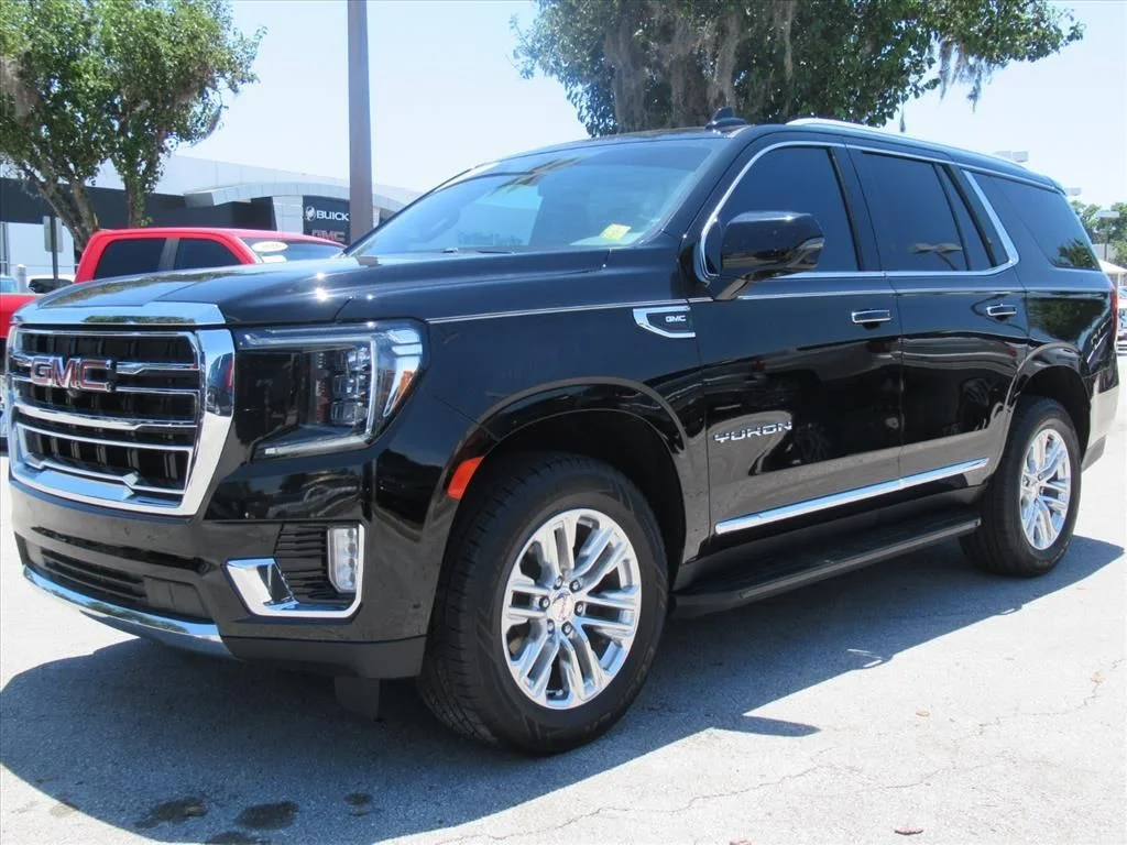 Used 2022 Black GMC SLT image 3