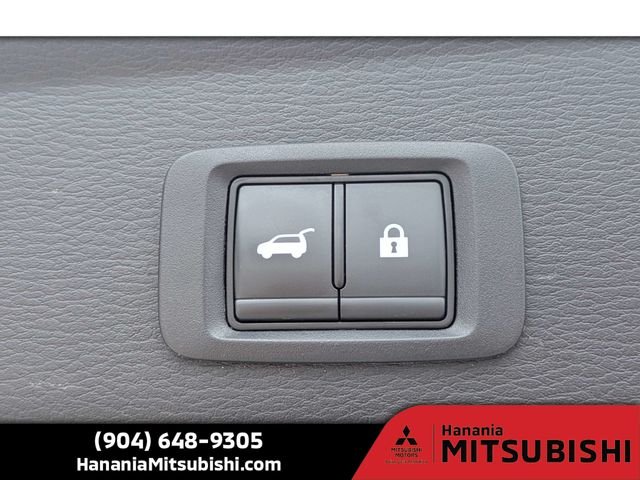 Used 2024  Mitsubishi  image 13