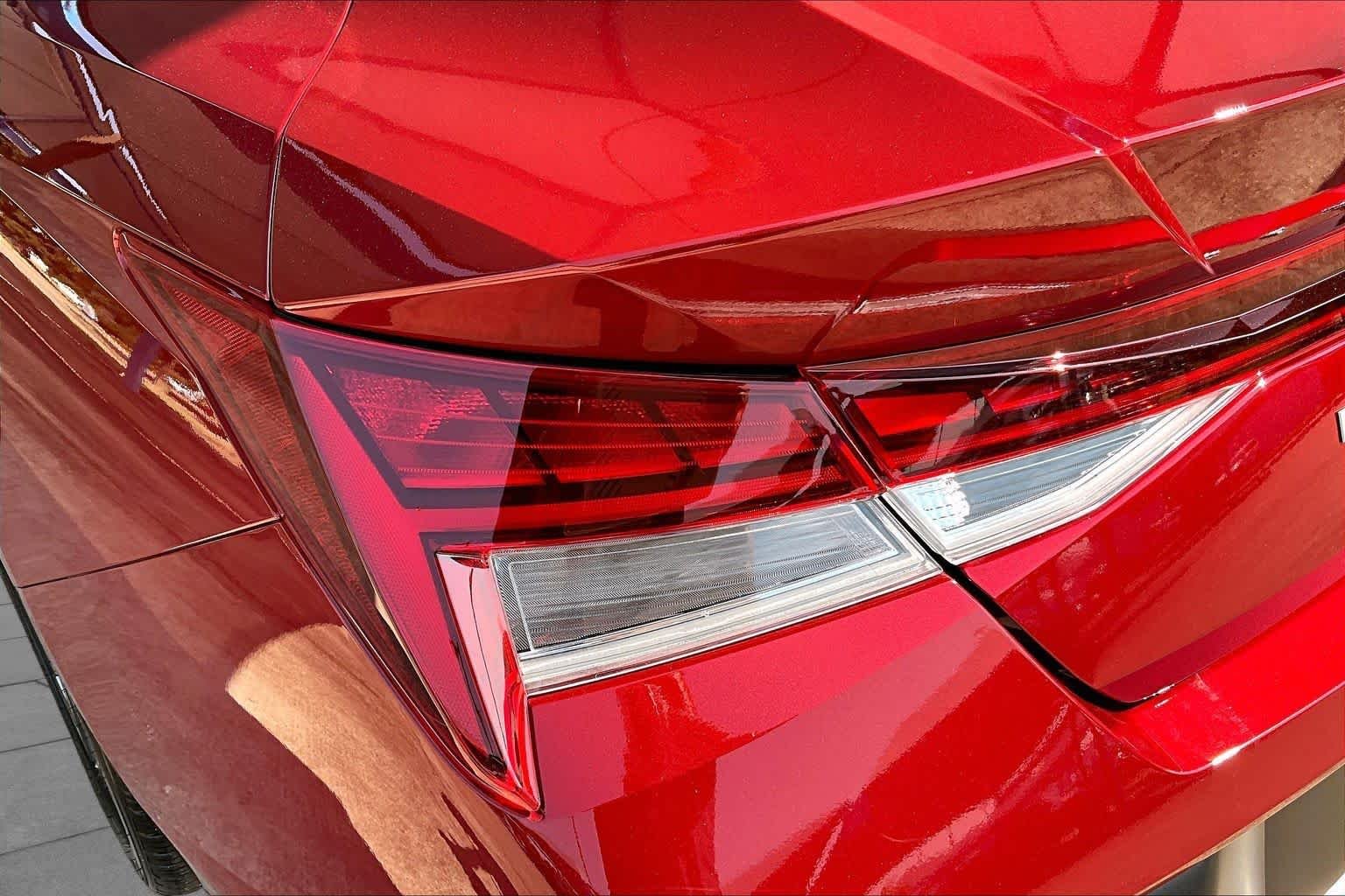 Used 2024 Ultimate Red Hyundai SEL image 28