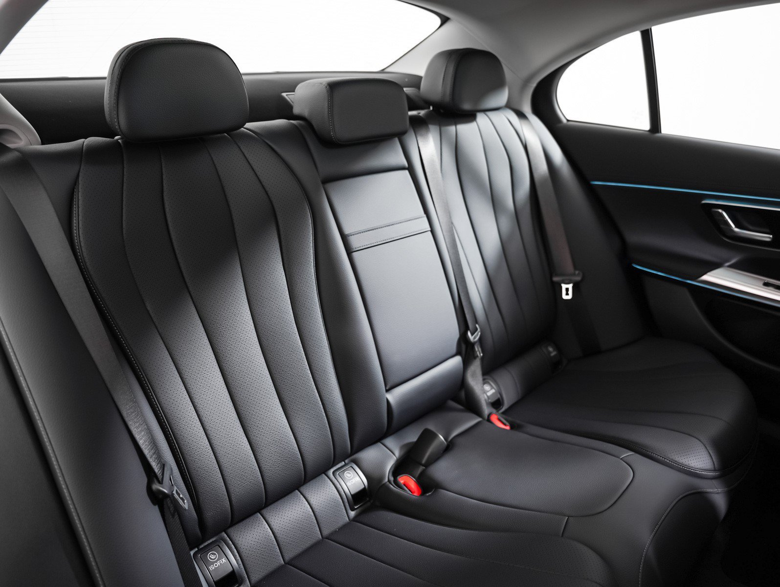 New 2027 Polar White Mercedes-Benz E 350 image 10
