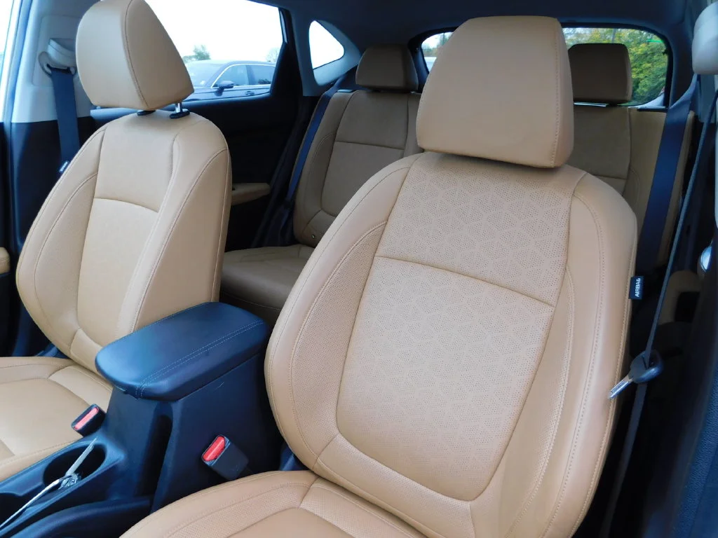 Used 2024 White Kia EX image 16
