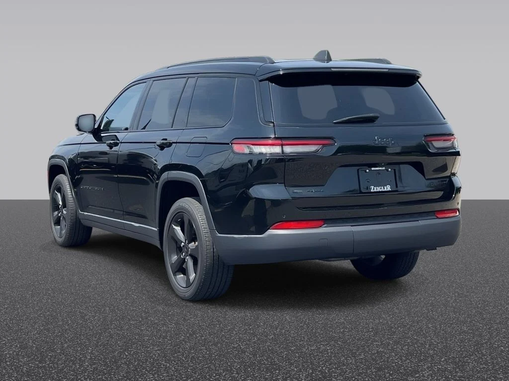 Used 2023 Black Jeep Limited image 4