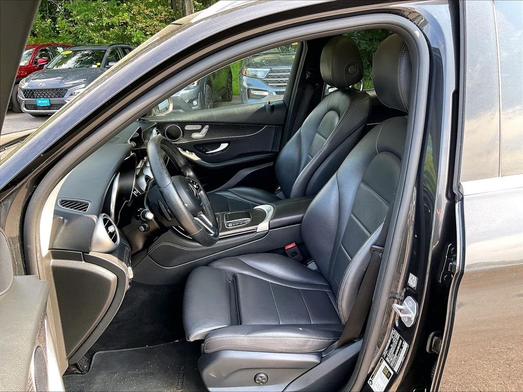 Used 2021 Gray Mercedes-Benz GLC 300 image 10