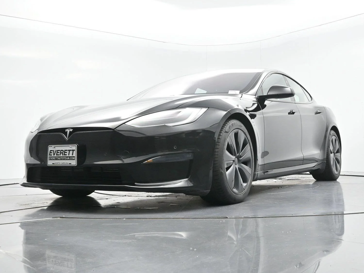 Used 2021 Black Tesla Plaid image 40