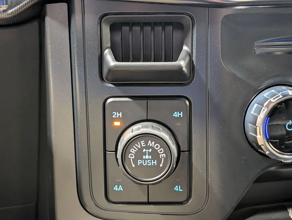 New 2026 Oxford White Ford Lariat® image 7