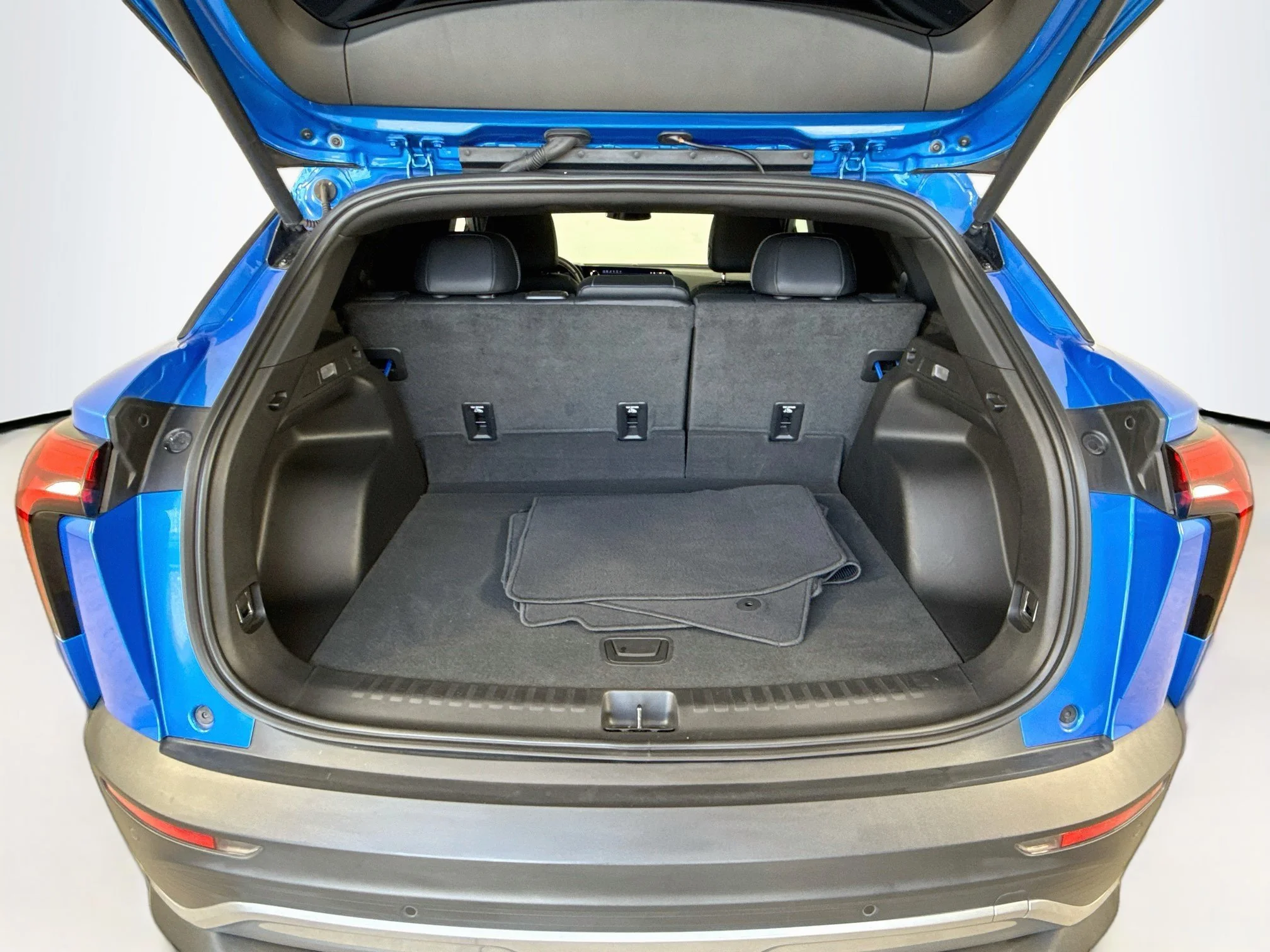 Used 2024 Riptide Blue Metallic Chevrolet LT image 29