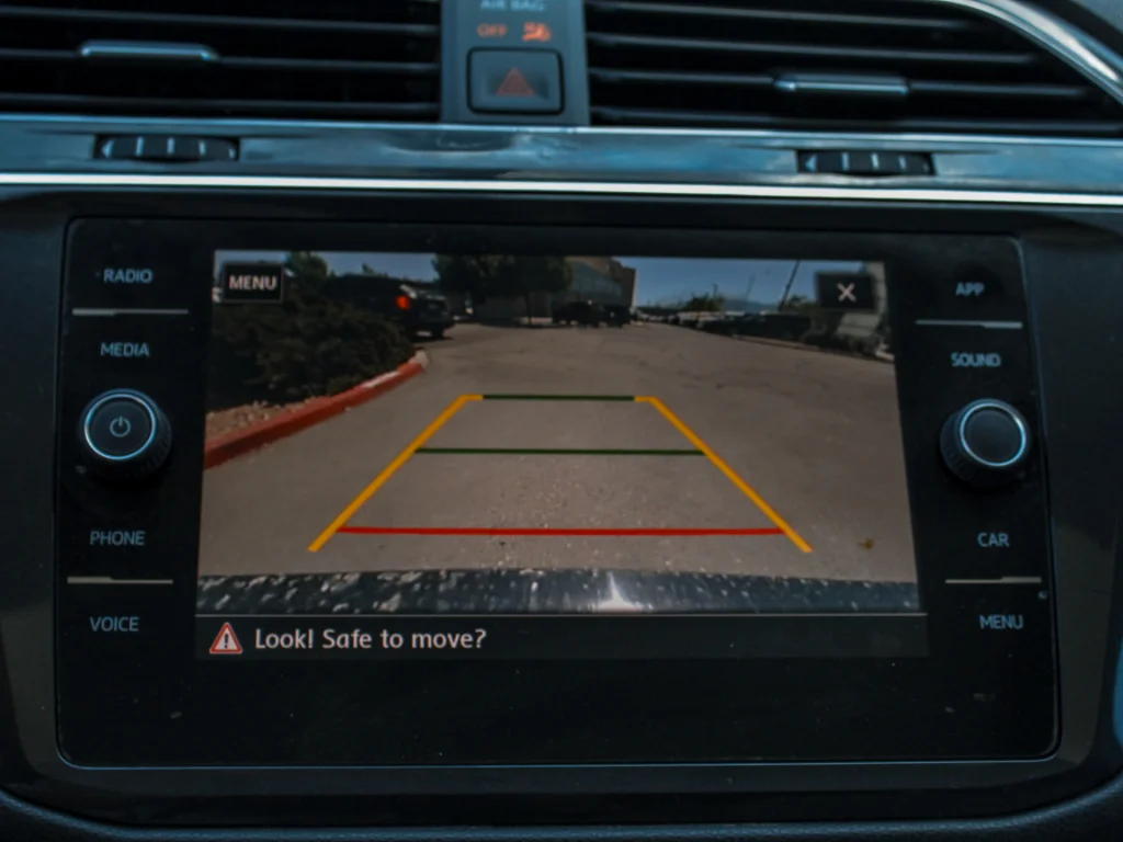 Used 2019 Deep Black Pearl Volkswagen SE image 22