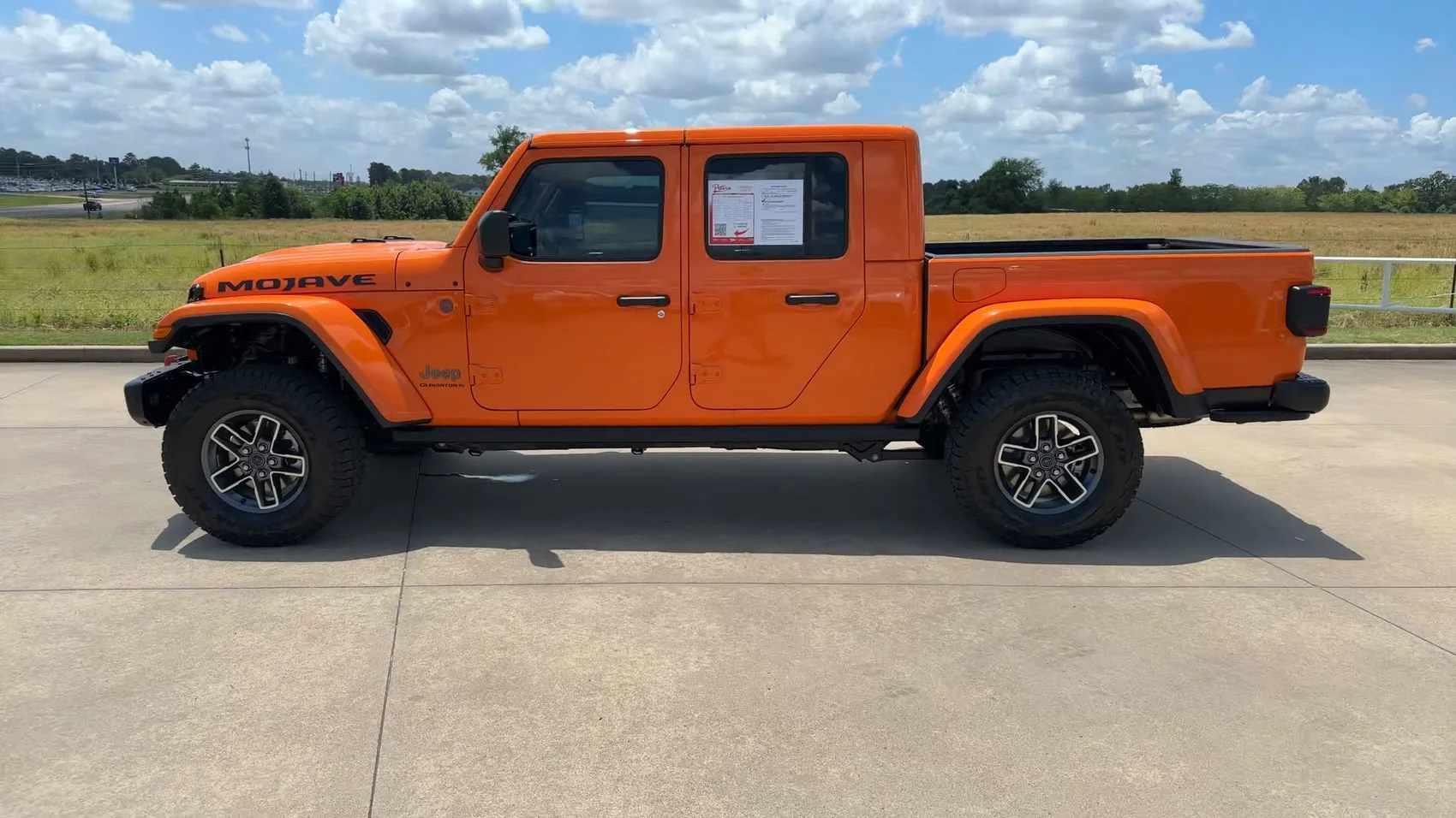Used 2025 Joose Jeep Mojave X image 4