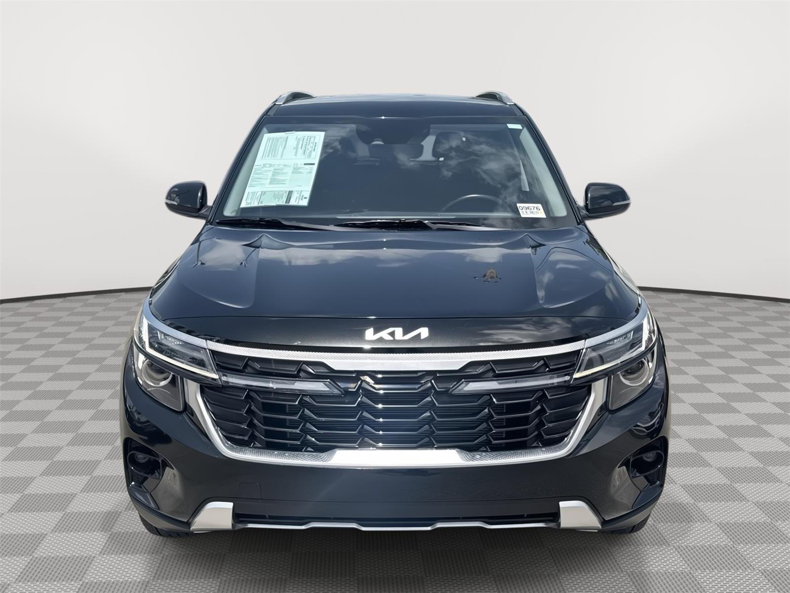 Used 2025 Fusion Black Kia S image 2