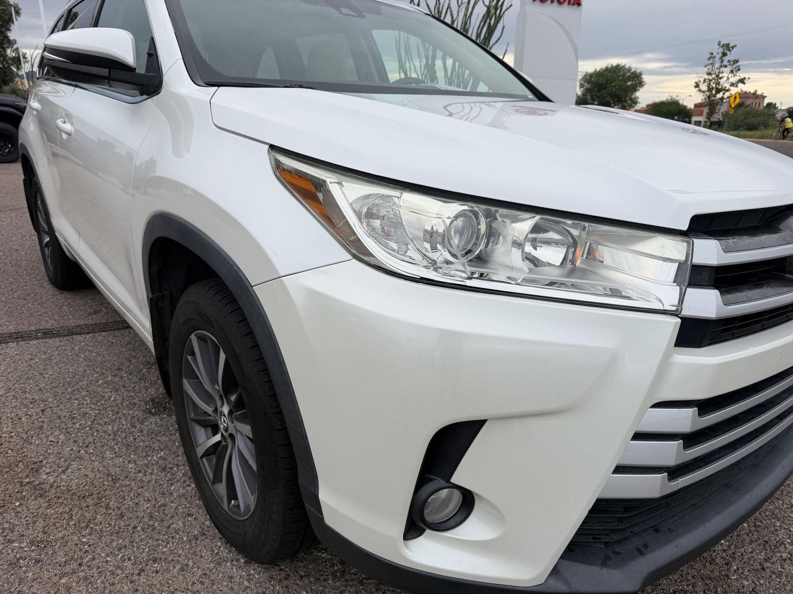 Used 2017 Blizzard Pearl Toyota XLE image 13