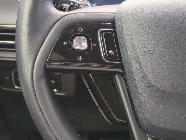 Used 2023 Blue Lincoln Reserve image 24