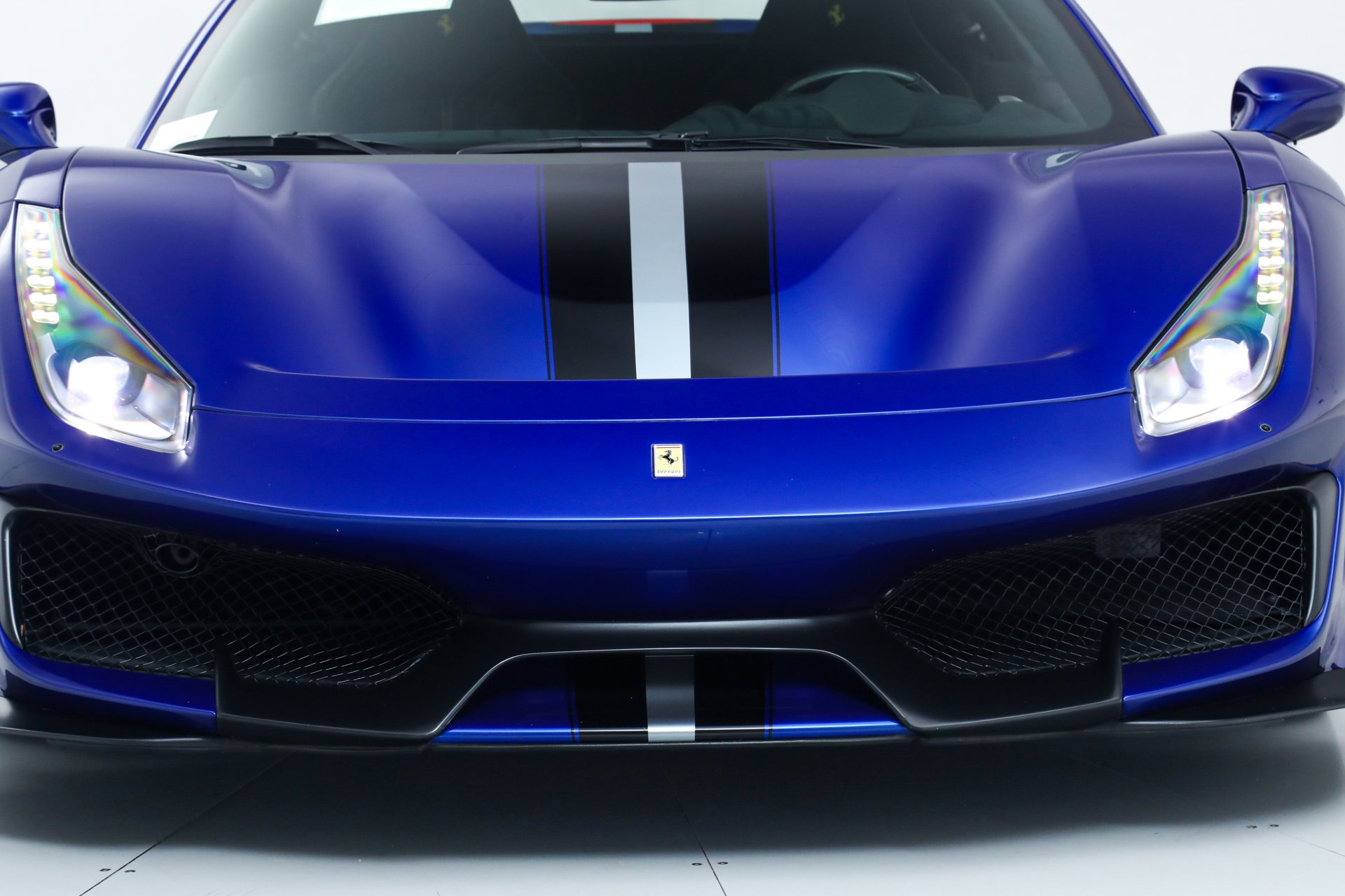 Used 2020 Blue Ferrari  image 12