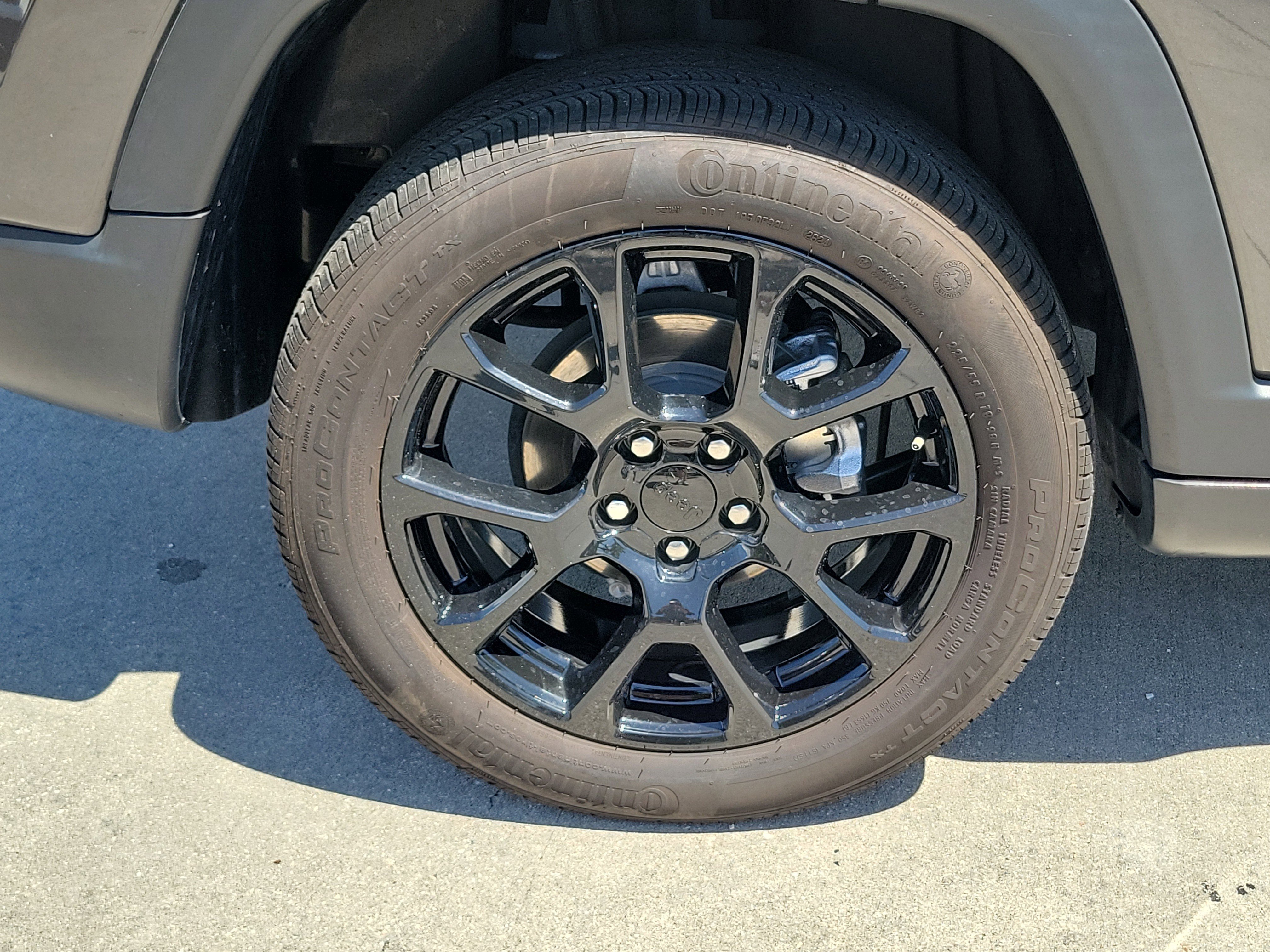 Used 2023 Granite Crystal Metallic Clearcoat Jeep Altitude image 8