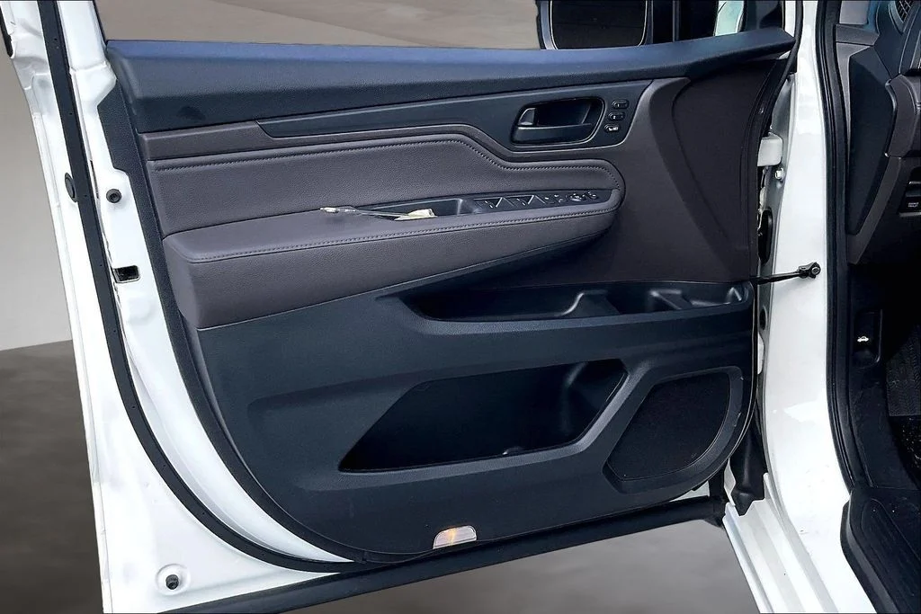 Used 2019 White Honda Touring image 20
