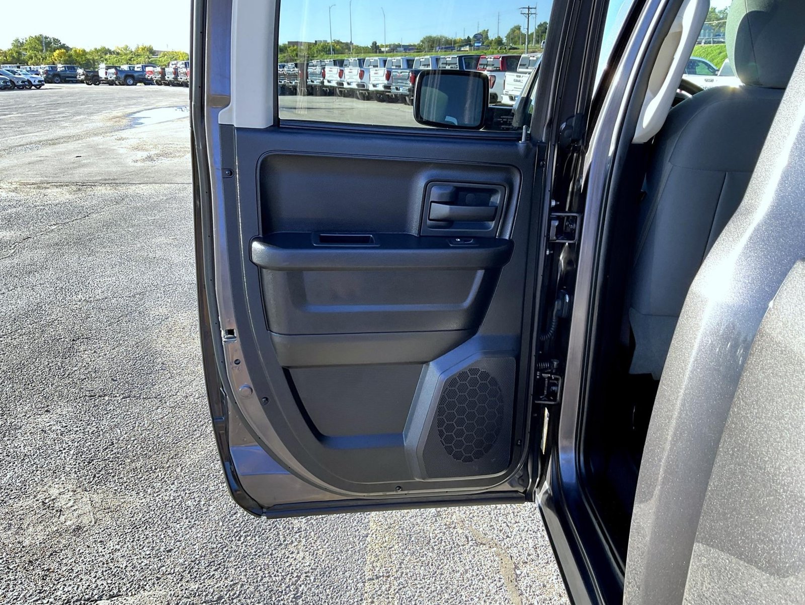 Used 2015 Gray Ram Express image 21