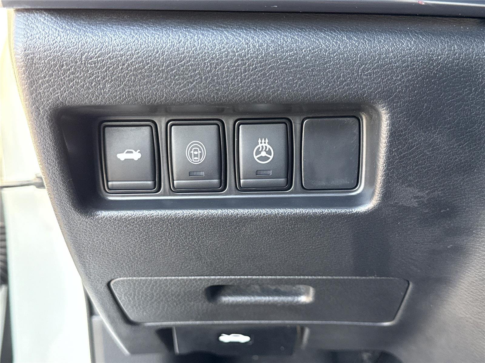 2023 Nissan Maxima SR - Photo 12