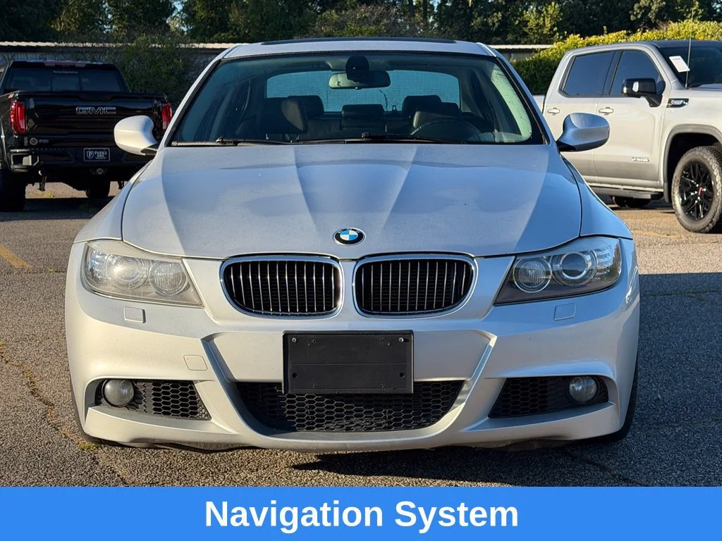 Used 2011  BMW 335i xDrive image 2