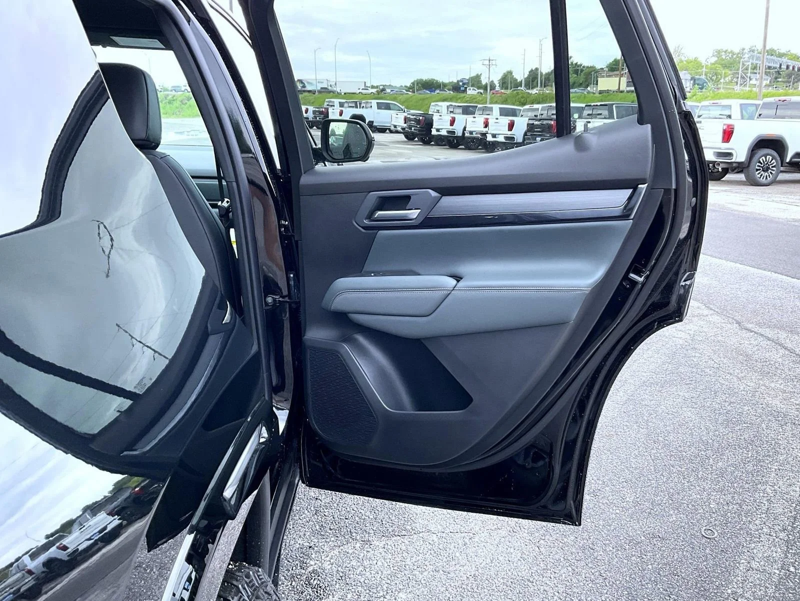 New 2026 Ebony Twilight Metallic GMC AT4 image 17