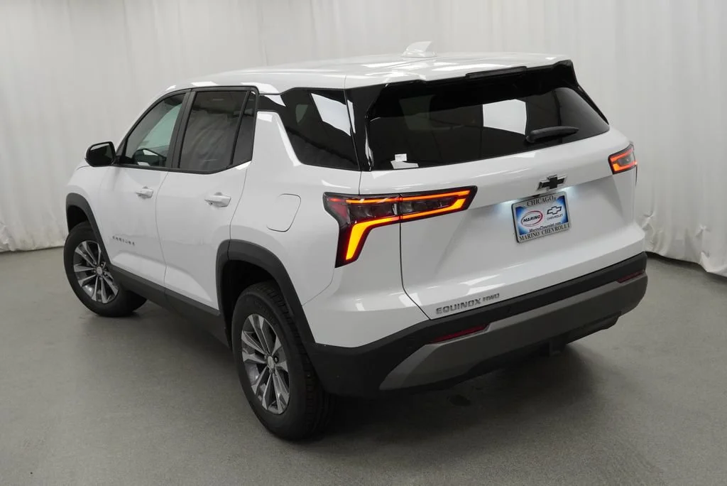 New 2027 Summit White Chevrolet LT image 37
