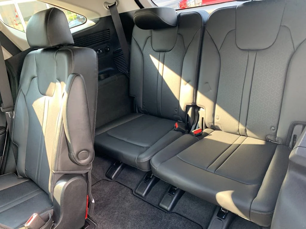 Used 2023 White Kia X-Line EX image 18