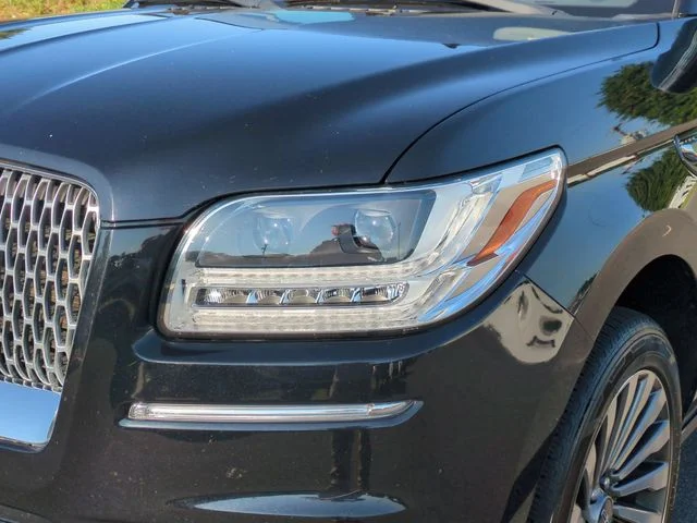 Used 2019 Black Lincoln Reserve image 9