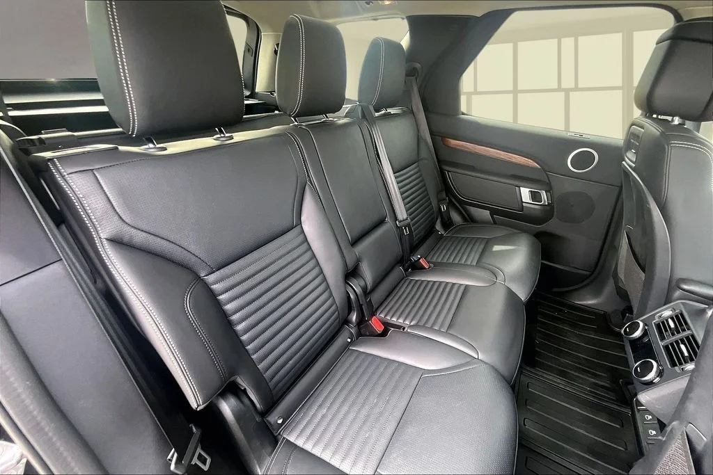 Used 2024 Santorini Black Metallic Land Rover S image 28