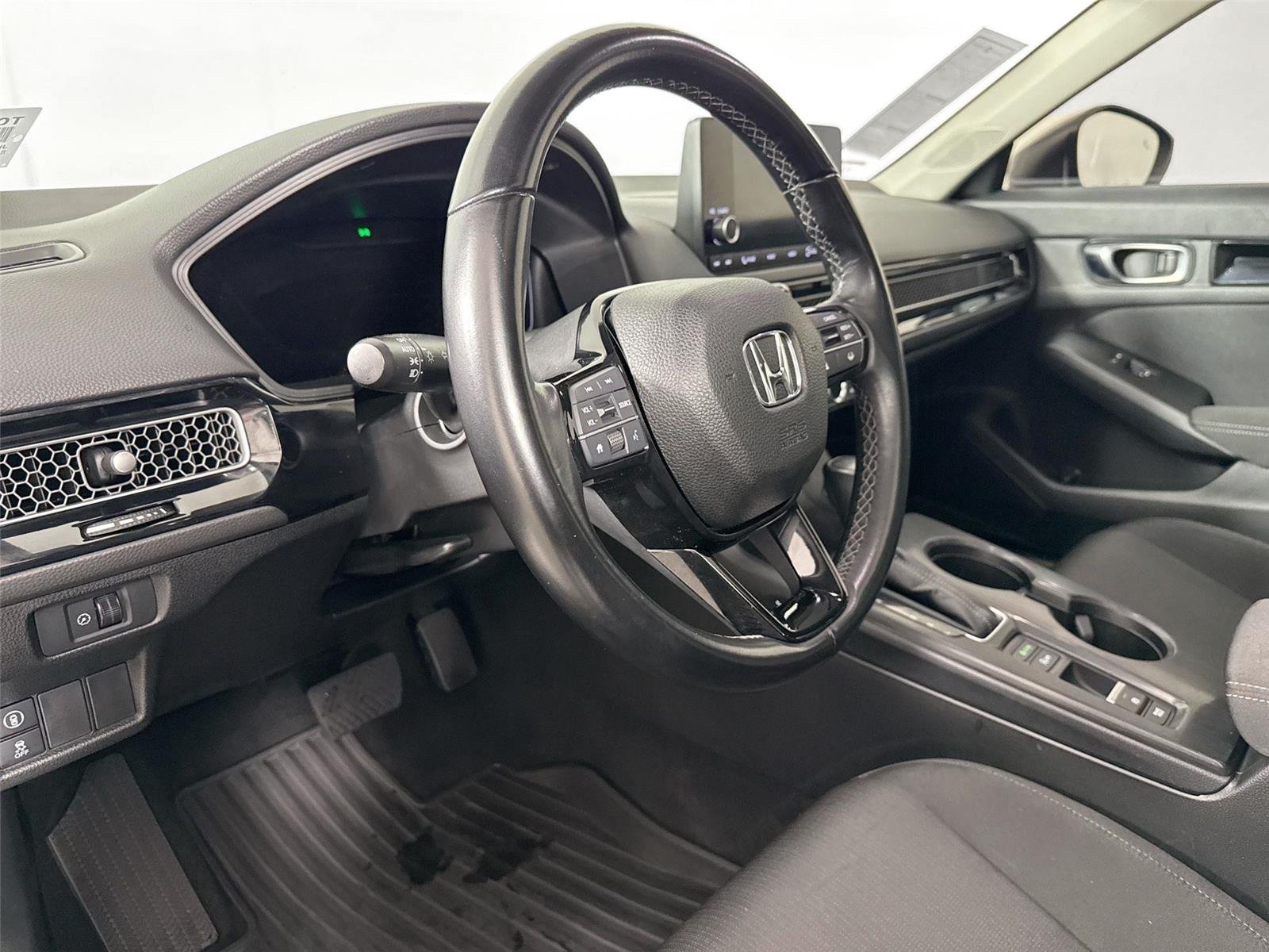 Used 2022 Crystal Black Pearl Honda EX image 4