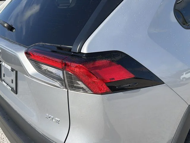 Used 2023 Silver Toyota XLE Premium image 9