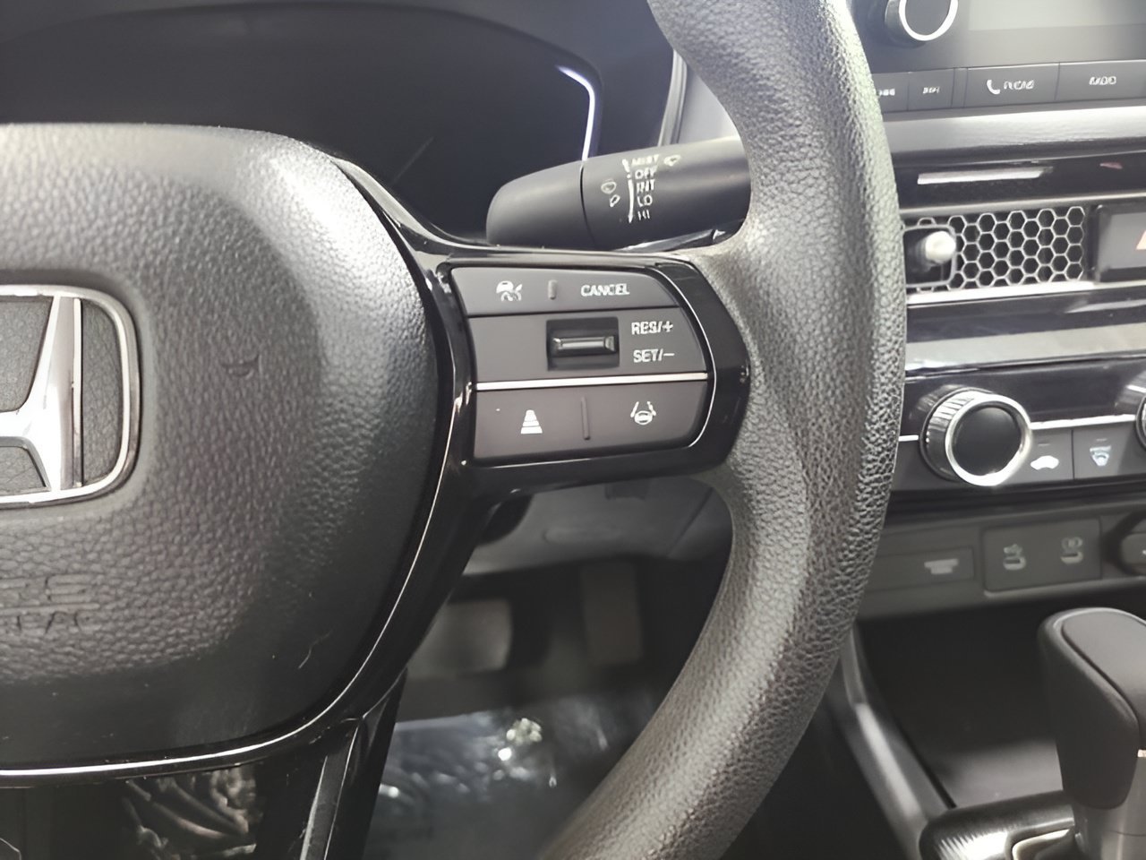 Used 2025 Meteorite Gray Metallic Honda LX image 24