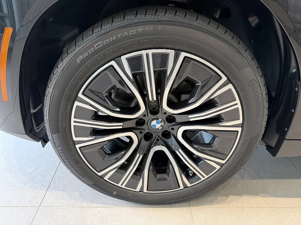 New 2026 Black Sapphire Metallic BMW 30 xDrive image 8