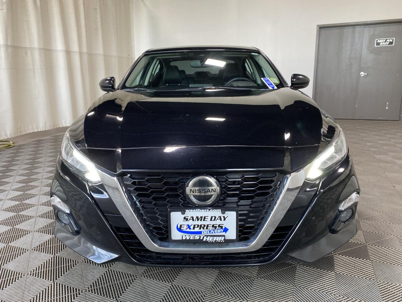 Used 2019 Nissan Altima SL with VIN 1N4BL4EW3KC237013 for sale in Canandaigua, NY