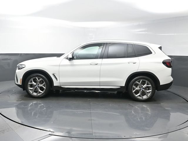 Used 2024 White BMW sDrive30i image 4