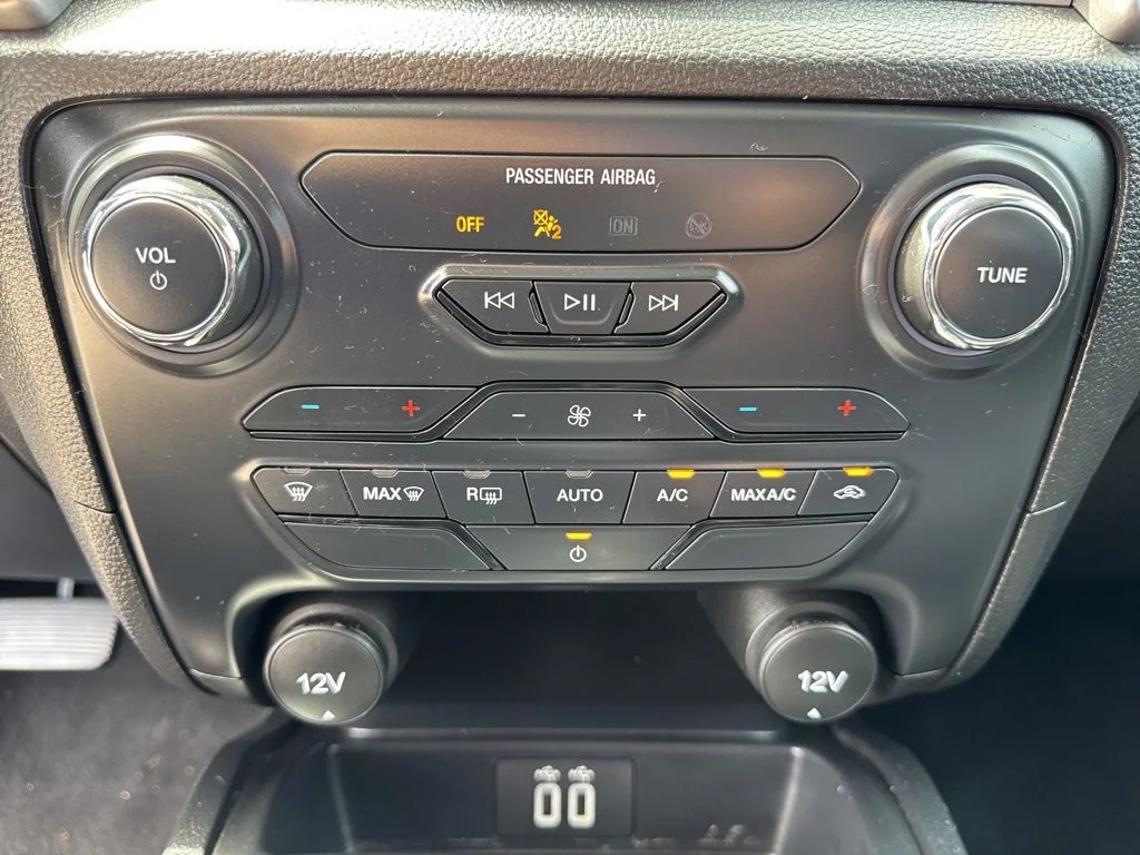 Used 2022 White Ford XLT image 36