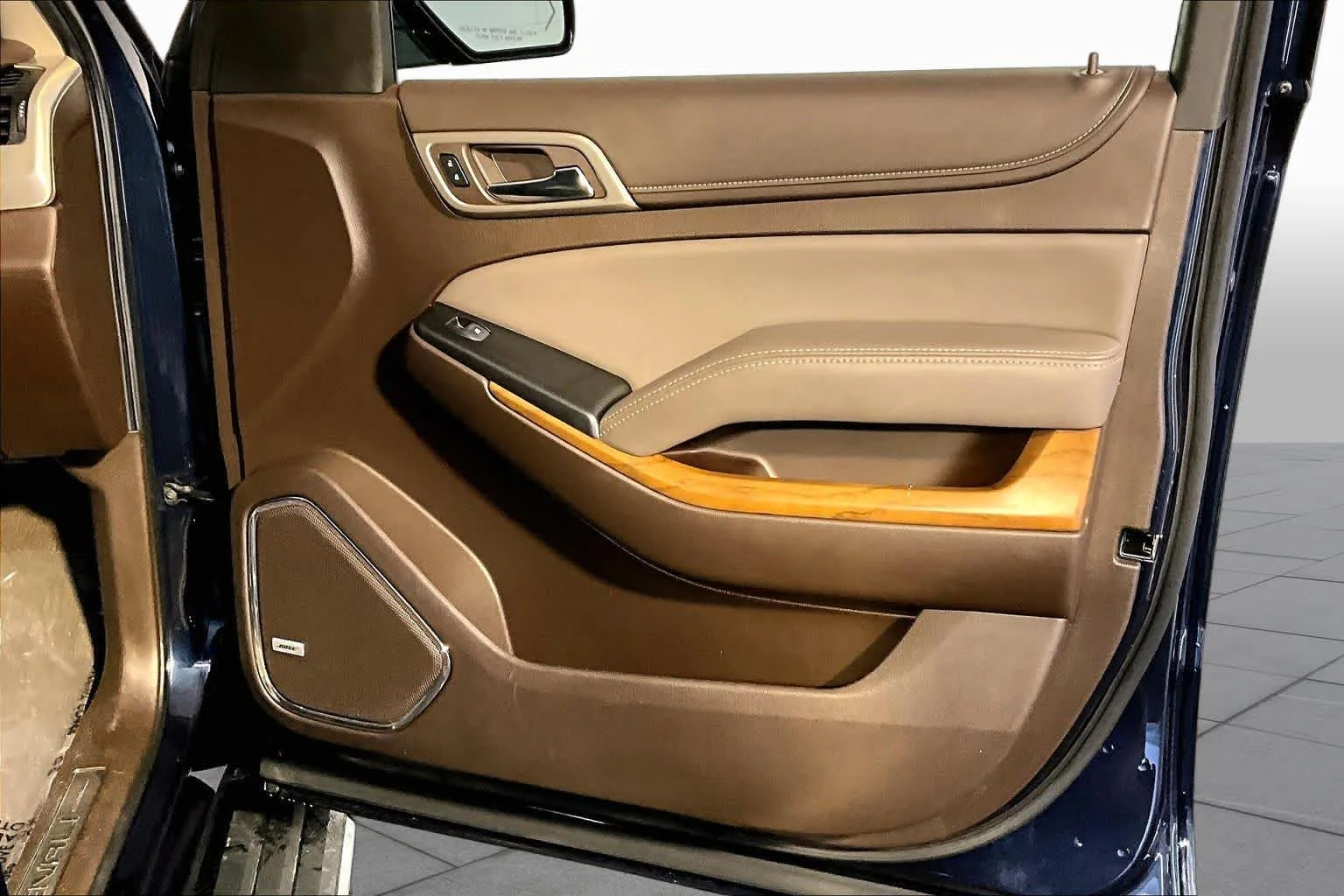 Used 2020 Dark Sapphire Blue Metallic GMC Denali image 23