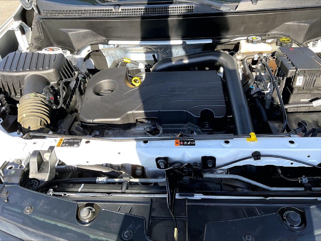 Used 2024 White Chevrolet LT image 29