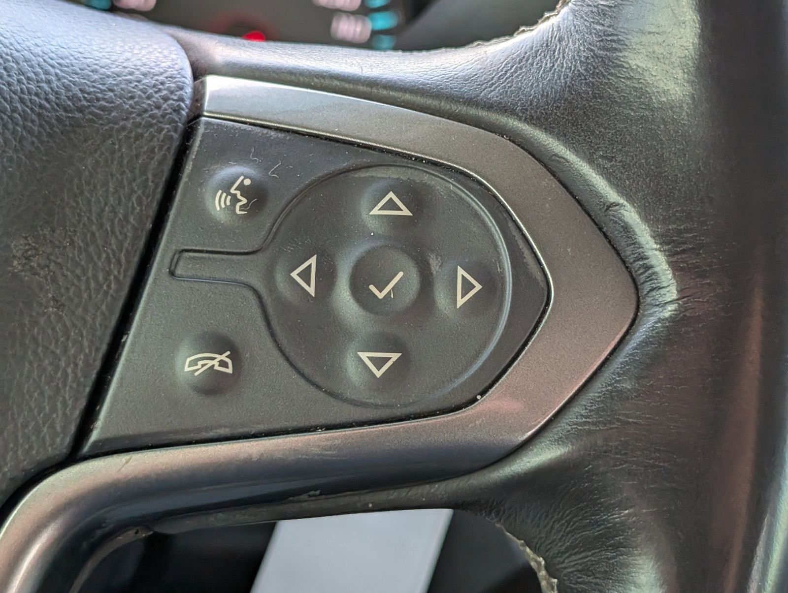 Used 2017 Summit White Chevrolet LT image 24