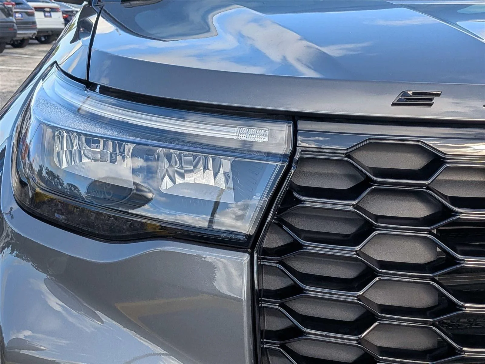 2026 Ford Explorer ST - Photo 9