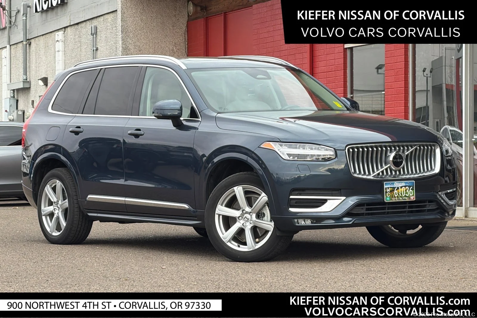 2024 Volvo XC90 B5 Core Bright theme 4WD's photo