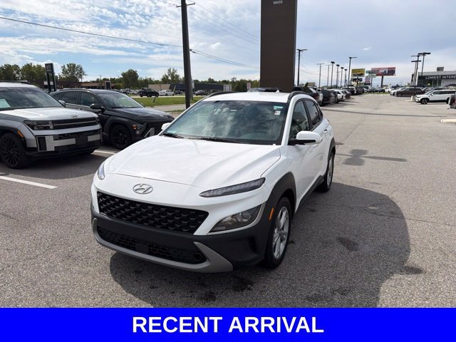 Used 2023 White Hyundai SEL image 8
